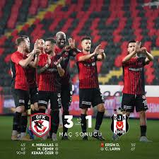 Bu sonucun ardından beşiktaş puanını 39'a yükseltirken, gaziantep fk ise 27 puanda kaldı. Gaziantep Fk On Twitter Mac Sonucu Gaziantep Fk 3 1 Besiktas