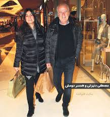Then mustafa denizli is married to çiğdem kayalı and also had a daughter in 1991. Ø¨ÛŒÙˆÚ¯Ø±Ø§ÙÛŒ Ù…ØµØ·ÙÛŒ Ø¯Ù†ÛŒØ²Ù„ÛŒ Ùˆ Ù‡Ù…Ø³Ø±Ø´ Ø²Ù†Ø¯Ú¯ÛŒ Ø´Ø®ØµÛŒ ÙˆØ±Ø²Ø´ÛŒ