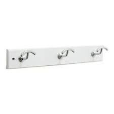 Porte Manteau A Fixer Blanc Chrome Form Kampala 3 Tetes Porte Manteaux Tete De Portes