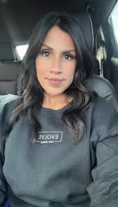 Veronica Bernard (@veronicarb8)