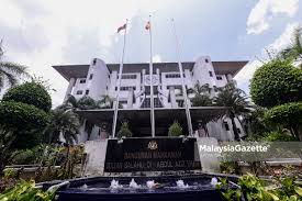 Syarikat almas beauty & health sdn bhd dihadapkan ke mahkamah majistret kuala kubu bharu di sini, hari ini atas pertuduhan mempunyai produk yang bukan keluaran berdaftar. Hakim Mahkamah Sesyen Kuala Kubu Bharu Archives Malaysiagazette
