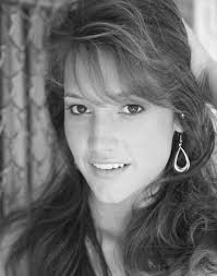 Gordon signs declaration