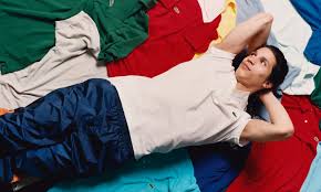 Pour la première fois, lacoste offre à un artiste de designer ses tenues de scène, déclare la marque. La Collaboration Entre Moha La Squale Et Lacoste Est Deja En Rupture De Stock Gentsu