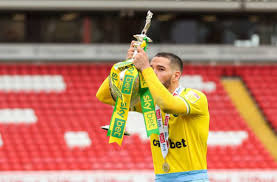 Arsenal are reportedly in talks to sign buendia (picture: Knledadnbqgg6m