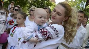 Президент украины владимир зеленский опубликовал в соцсетях фотографию ко дню вышиванки, который отмечается 20 мая. Imvxanxsmz Tym
