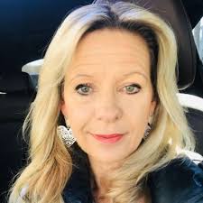 Leanne Phillips (@LeanneP80592945)