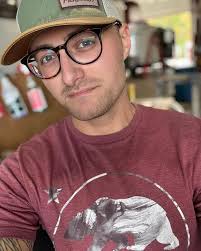 Devon Dewey (@devon.dewey) • Instagram photos and videos