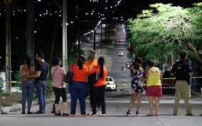 Meksika'da 6 haziran'da yapılacak seçimler için guanajuato eyaletinin belediye başkan adayı olan 61 yaşındaki kadın politikacı alma barragán, seçim çalışmaları kapsamında sosyal medyadan yayın yaptı. Suman 88 Los Politicos Asesinados En El Actual Proceso Electoral Etellekt Documento Aristegui Noticias