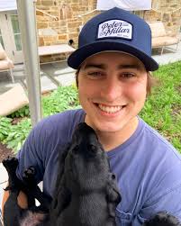 With the semester coming to an end, it's time time to say goodbye to some  of our favorite houseboys…we'll miss y'all around the dishpit! 😭 Everyone  say goodbye to these guys!