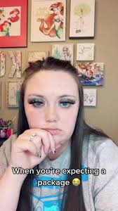 #greenscreen hurry up! 🥴 #disneyfypシ🏰❤️ #disney2022✨🏰✨ #disneyobsessed  #disneycontent #disneycontentcreator #boxlunch #package #disneymail #mail  #ilovedisney