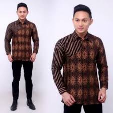 Model baju lebaran pria 2021 agar anda dapat tampil keren di hari raya penting untuk memastikan bahwa anda memakai pakaian yang sesuai dengan kepribadian anda. 56 Model Baju Batik Pria Kekinian Terbaru Muda Co Id