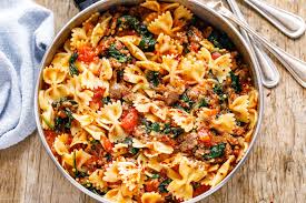 Tomato Spinach Sausage Pasta Recipe How To Cook Sausage Pasta Eatwell101
