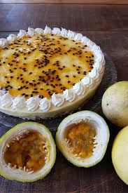 Calda De Maracujá Para Bolo Simples 14 Receitas De Calda De Maracuja Que Vao Deixar Qualquer Doce Melhor Calda De Maracuja Ideias Receitas