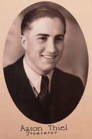 Aaron Reinhold's Instagram, Twitter & Facebook