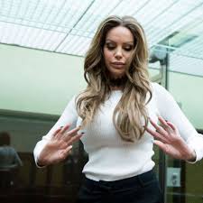 Gina lisa lohfink mit dirndl. Richter Greift Anwalt Von Lohfink Scharf An Panorama