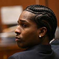 Choose your fighter. Kendrick Lamar and Father John Misty have had similar  album release schedules—culminating in today's dual release of GNX and  Mahashmashana. Read more at the link in bio. 🎨 by @