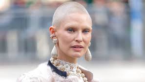 Bianca Balti parla del tumore a Belve, "più mi succedono cose difficili,  più capisco la mia forza interiore"