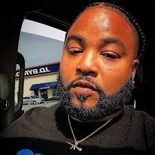 Cassius Davis (@intheknowcash) • Threads, Say more