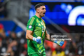 184 Damián Martínez Soccer Goalkeeper Stock Photos, High-Res ...