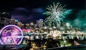The last night of brisbane festival goes off with a bang. Best Places To See Riverfire In Brisbane List Of Vantage Points Families Magazine