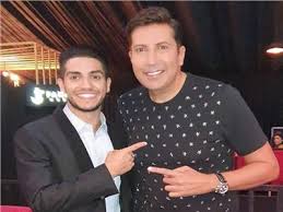 وهذا تعميم بعد تخصيص، لأن عباد الله الصالحين هم كل عبد صالح في السماء والأرض، حيّ أو مِّيت من الآدميين والملائكة والجن لحديث ابن مسعود مرفوعاً. Ù‡Ø§Ù†ÙŠ Ø±Ù…Ø²ÙŠ Ù„Ù€ Ù…ÙŠÙ†Ø§ Ù…Ø³Ø¹ÙˆØ¯ ÙØ®ÙˆØ± Ø¨Ùƒ Ø¨ÙˆØ§Ø¨Ø© Ø£Ø®Ø¨Ø§Ø± Ø§Ù„ÙŠÙˆÙ… Ø§Ù„Ø¥Ù„ÙƒØªØ±ÙˆÙ†ÙŠØ©