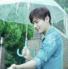 Getting Wet In Rain Still Having An Umbrella That S Lee Min Ho