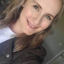 Toni Meade's Instagram, Twitter & Facebook