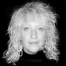 Petra Sutherland's Instagram, Twitter & Facebook