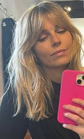 Nikki Kinnaird's Instagram, Twitter & Facebook