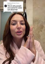 Replying to @Mikaela Testa it couldn’t be more clear when you think about  it from a LEGAL point of view guys👏🏼 One person is telling facts and one  is telling fugazi🙃