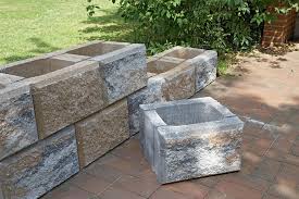 Trockenmauern Selber Bauen 4 Einfache Ideen In 2020 Gartenmauer Selber Bauen Trockenmauer Mauer