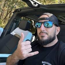 Dominic Perronie (@dominic.perronie) • Facebook