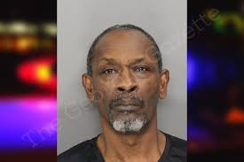 Bruce Chatman's Instagram, Twitter & Facebook