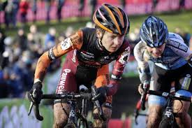 ,,aanvullende behandeling is noodzakelijk, meldt de ploeg. Jolien Verschueren Wil Opnieuw De Stap Naar Het Veldrijden Wagen Wielerkrant Be