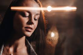 Atunci cand esti suficient de puternic, cand stii ca poti sa te bazezi pe  fortele tale, cand nu ai nevoi, ci doar dorinte, cand te respecti si te  iubesti, nu mai accepti