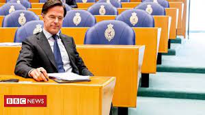 Rutte is de afgelopen jaren een van de belangrijke spelers op het europese toneel geworden. Dutch Pm Rutte Narrowly Survives No Confidence Vote Bbc News
