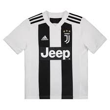 Juventus' authentic home jersey, which is a much tighter fit than the regular home version, is catered more for the athlete's body and closer to what is worn by the likes of ronaldo. Adidas Juventus Home 2019 Juvenil 7 Ronaldo Kids Jersey Futfanatics