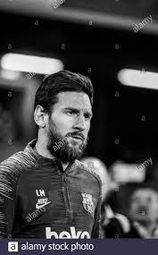 Lionel messi, copy space, black background, studio shot, indoors. Asi Llamado Complejidad Subvencion Messi Black And White Guardarropa Oasis Bermad