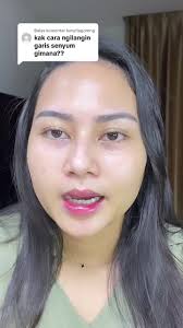 Membalas @lump1agoreng pakein eye cream coba kak, buat mencerahkan smile  line nya, trus pastiin kulit lembab ya, biasanya kalo kulit kering cepet  muncul garis nya