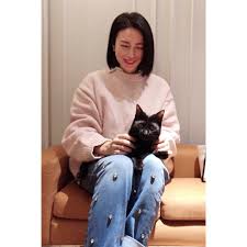 柴咲コウと猫の心あたたまる撮影秘話も (c)2018「ねことじいちゃん」製作委員会 映画.com ニュース 世界的に有名な動物写真家・岩合光昭が映画. æŸ´å'²ã‚³ã‚¦ ãƒ¢ãƒ³ãƒˆãƒ³9ãƒ¶æœˆ Rescuecat ä¿è­·çŒ« 3æžšç›®ã¯ã‚¿ãƒŒã‚­ã˜ã‚ƒãªã„ã‚ˆ Wacoca Japan People Life Style
