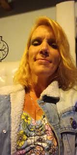 Where to find a 1016 Industries Hood or similar product for an Audi R8?