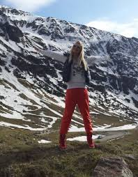 Aici te poti relaxa,medita sau concentra mult mai usor pentru a invata! Adina Postelnicu Relaxare Valea Cu Pesti 1 Mai 4 TrÄƒieÈ™te Muzica