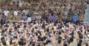Kabarnya, pembayarannya akn segera dilakukan, karena aturannya telah ditandatangani presiden. Gaji Pns Bakal Dibayar April Ini Daftar Rinciannya