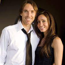 Together they have twin daughters, lola and bella, born in 2004. La Cronica En Rosa De Steve Nash Alejandra Amarilla Foto 17 Marca Com