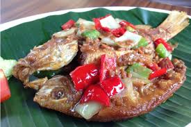Dari mulai umpan yang dibuat sendiri hingga umpan yang dikeluarkan oleh pabrikan. Bandung Merdeka Com Siraman Saus Tauco Di Atas Nila Goreng Yang Menggoda