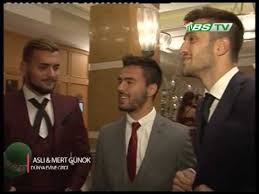 Günok a commencé sa carrière par un court passage à kocaelispor et a rejoint fenerbahçe en 2001, où il est resté jusqu'en 2015, où il a été promu au statut professionnel, a joué au. Mert Gunok Dunya Evine Girdi 31 12 2015 Youtube