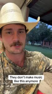 Nostalgic Vibes of 80s Honky Tonk Music