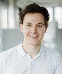 Albert Strom's Instagram, Twitter & Facebook