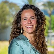 Mimi Sutton's Instagram, Twitter & Facebook