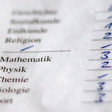 Dezember gilt ein lockdown, der mehrmals verlängert wurde weitere informationen gibt es ebenfalls bei der bundespolizei. Zeugnisvergabe In Halver In Corona Zeiten So Regeln Es Die Schulen Halver